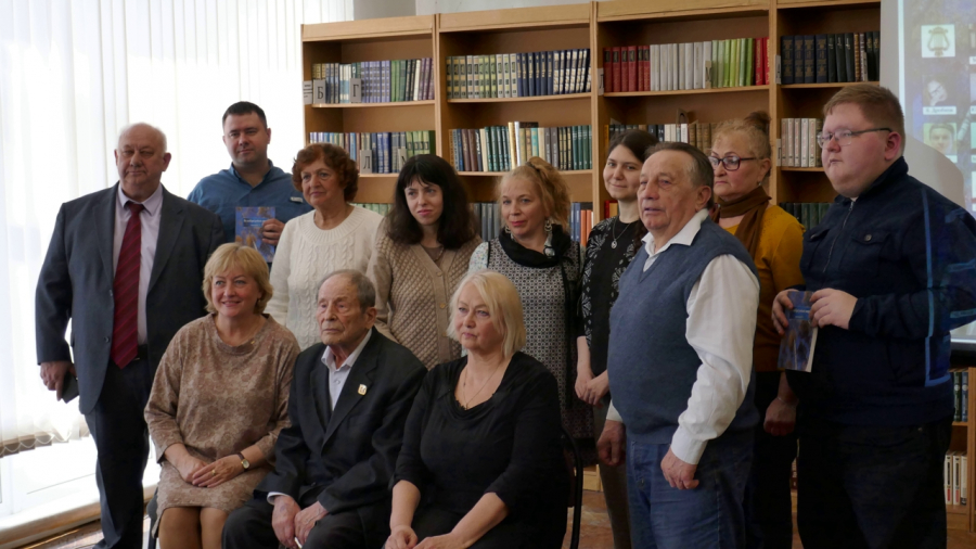 В Белоозёрском представили литературный альманах «Белоберёзовый мир»